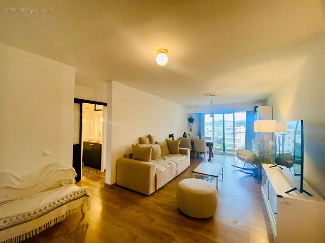 Appartement à MANDELIEU-LA-NAPOULE