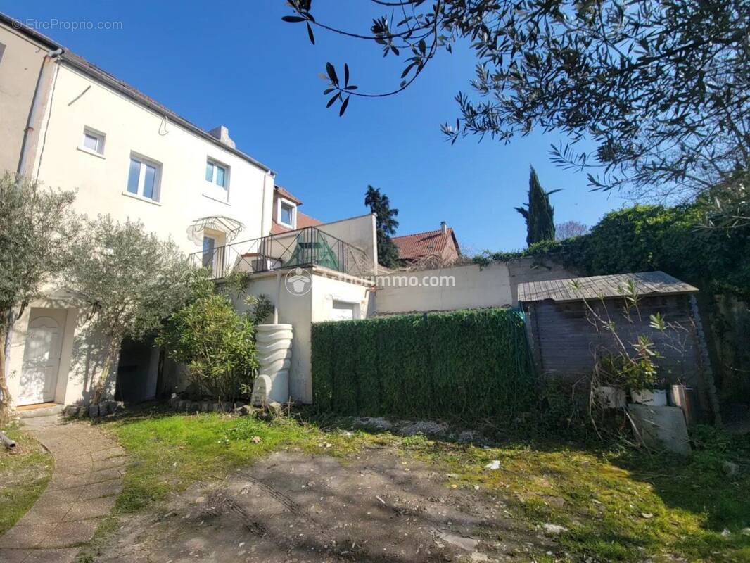 Maison à SARCELLES