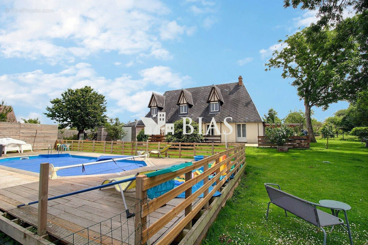Maison à BOURG-ACHARD