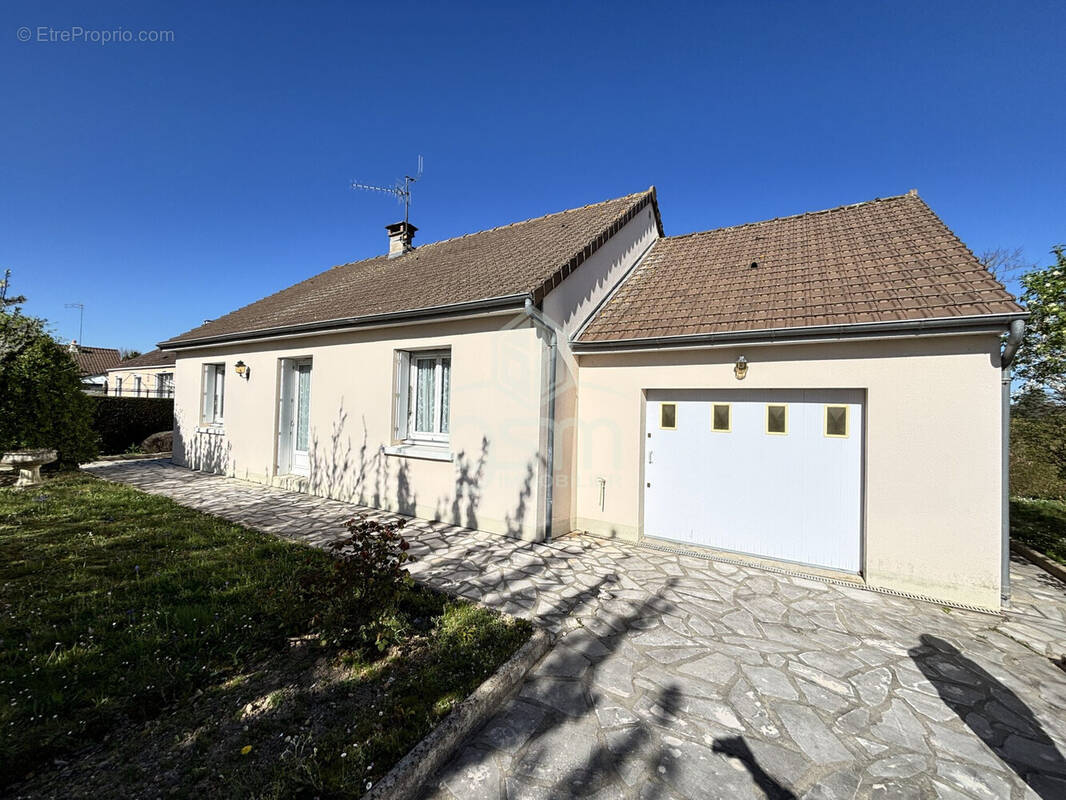 Maison à SAINTE-MAURE-DE-TOURAINE