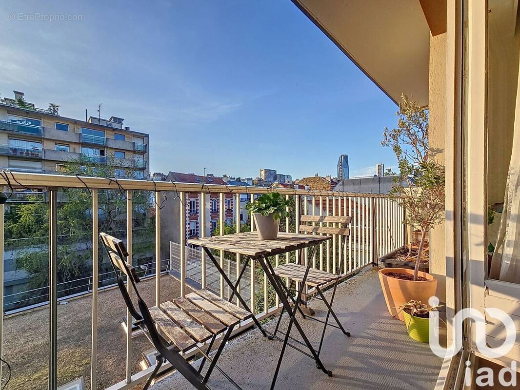 Photo 1 - Appartement à SURESNES