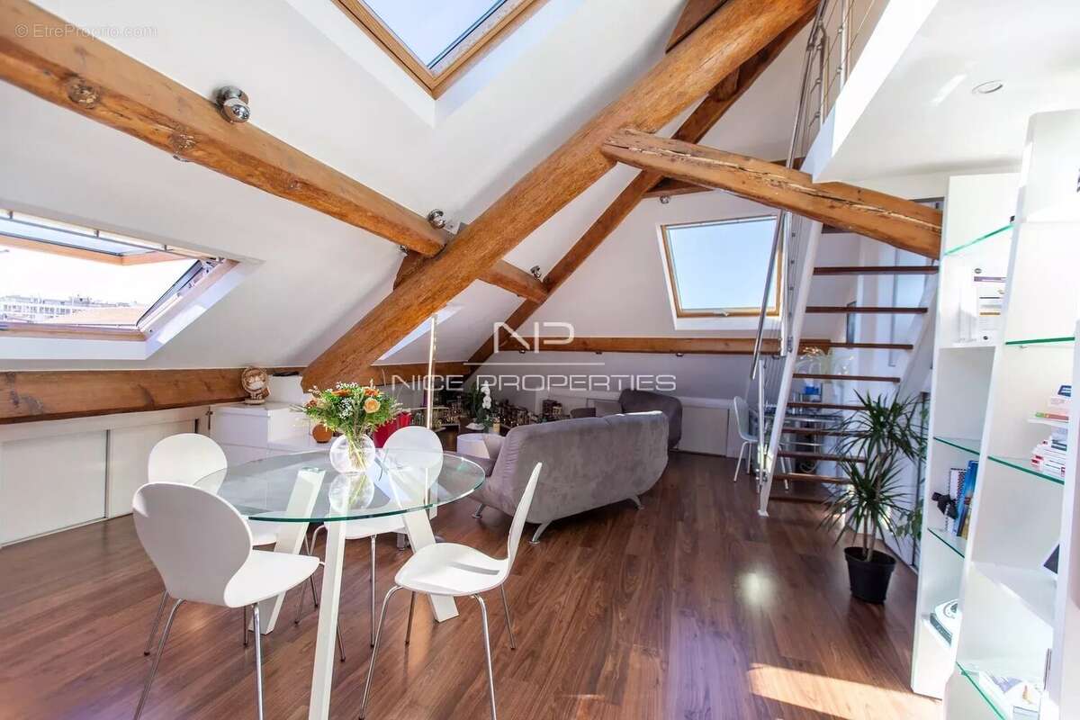 Appartement à NICE