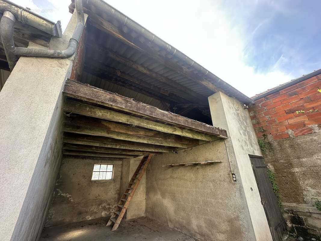 Maison à LA CLAYETTE