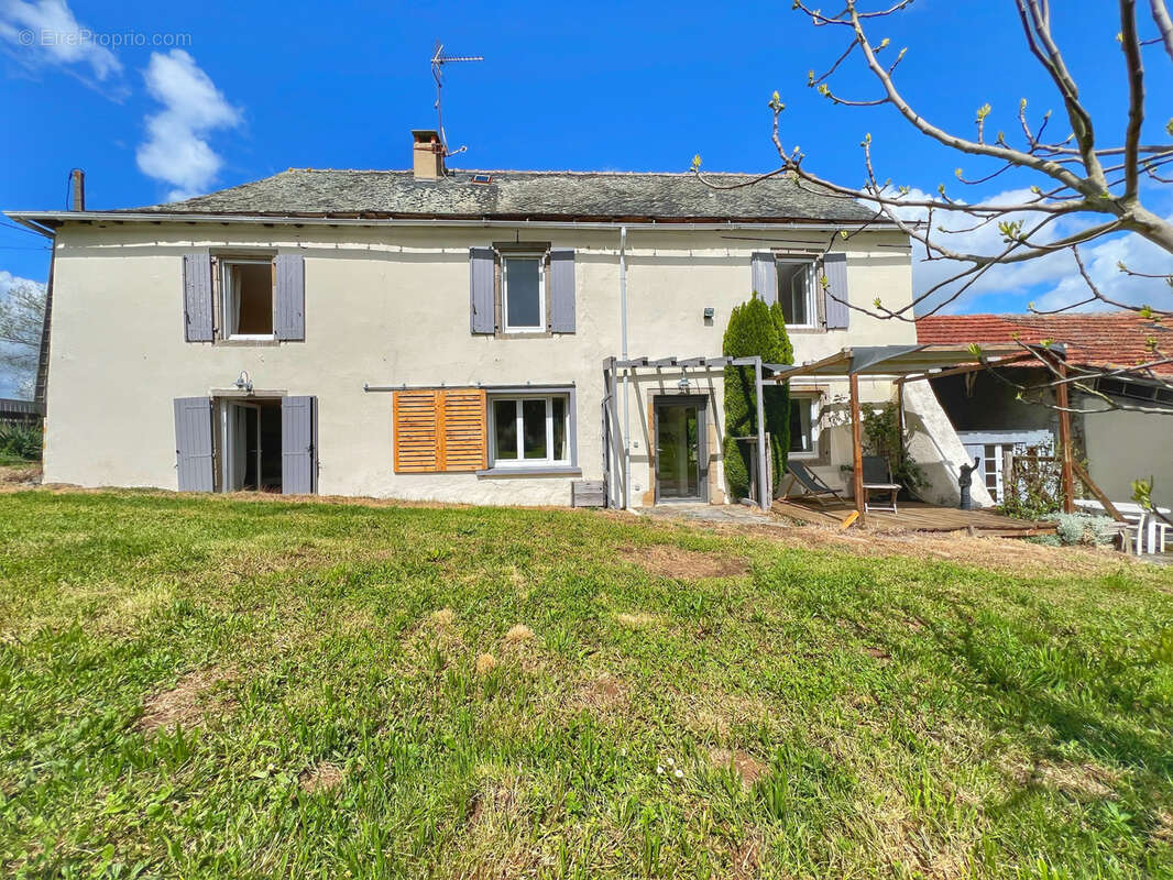 Maison à MIRANDOL-BOURGNOUNAC