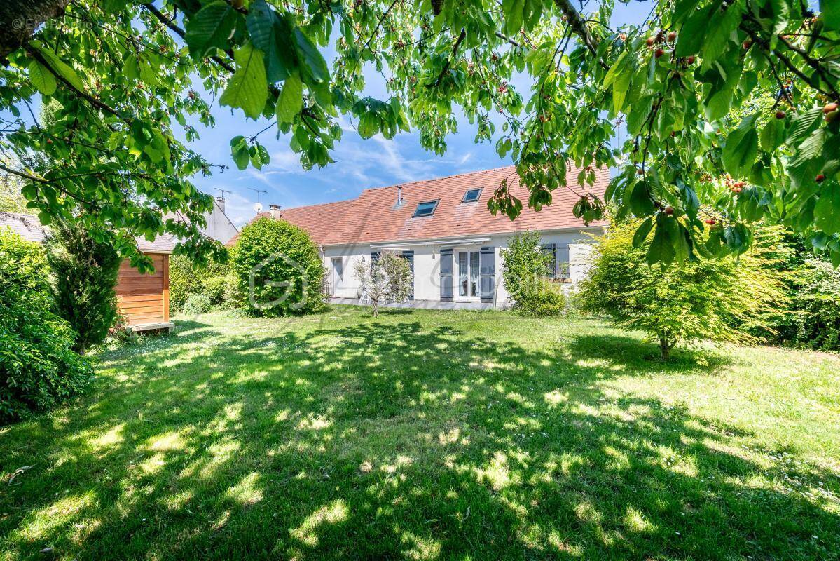 Maison à LA CHAPELLE-LA-REINE
