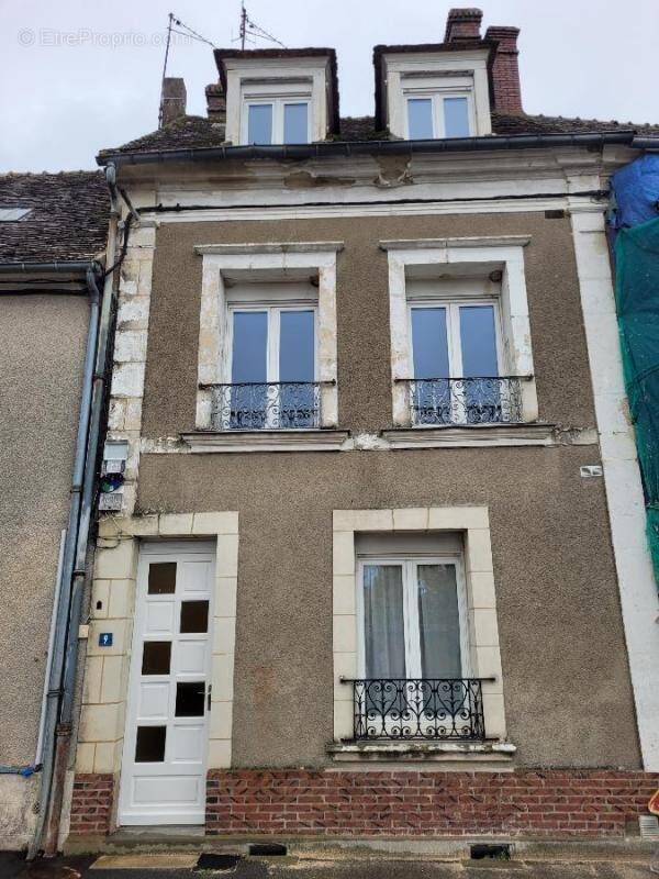 Maison à CONDE-SUR-HUISNE