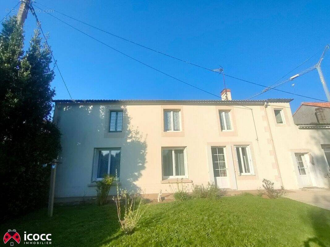 Maison à CORPE