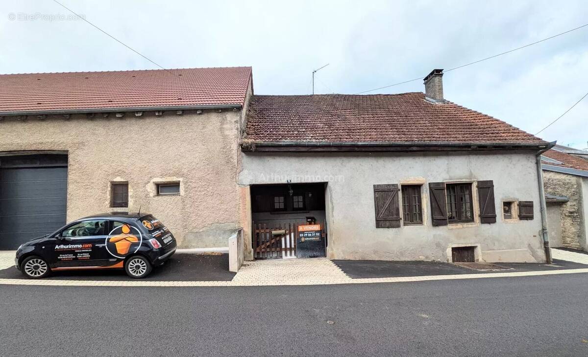 Maison à NEUFCHATEAU