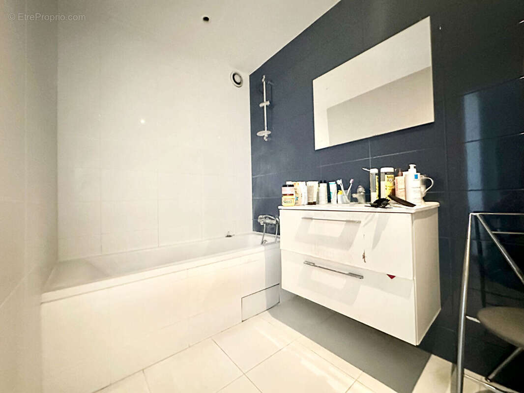 Appartement à PARIS-19E