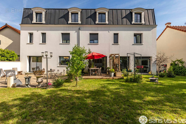 Maison à VERRIERES-LE-BUISSON