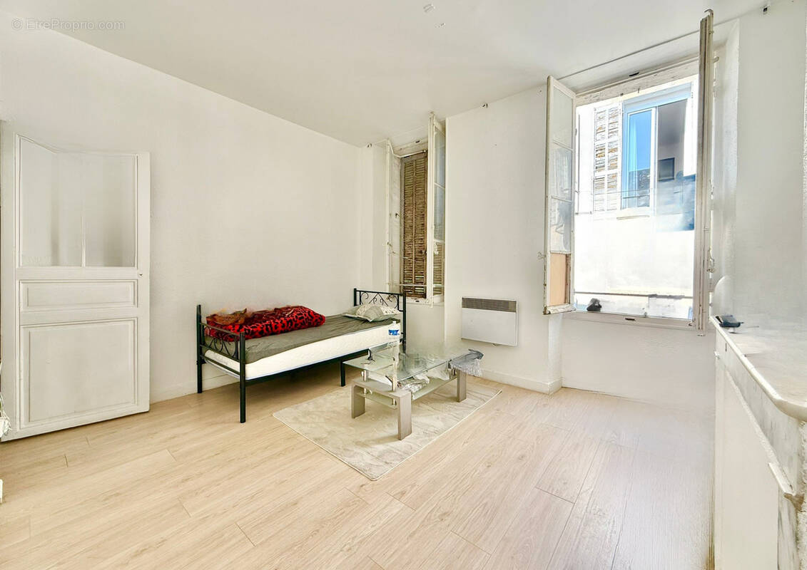 Appartement à MARSEILLE-2E