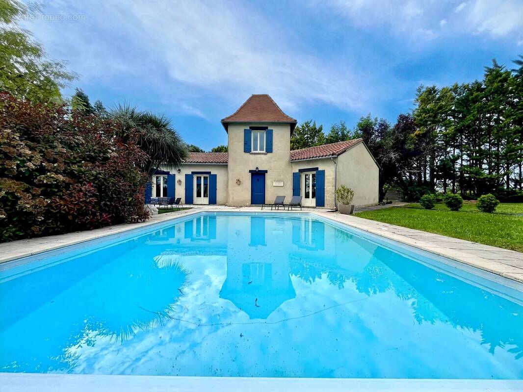 Maison à ISSIGEAC