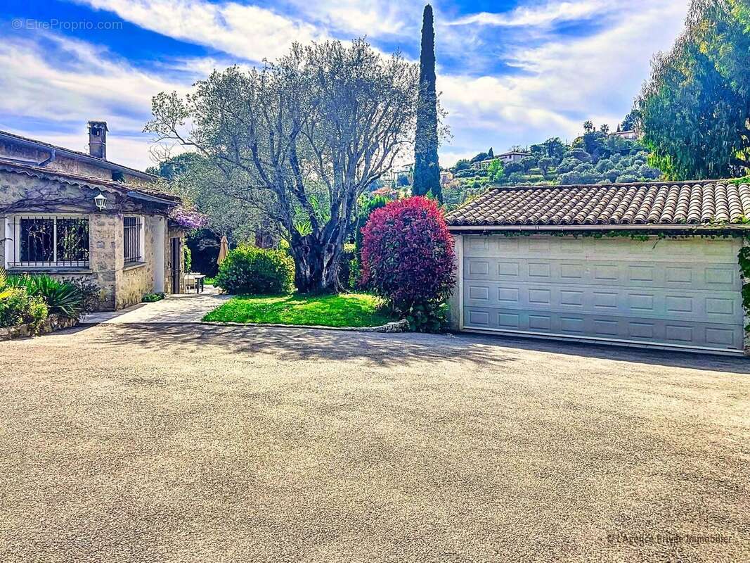 Maison à MOUGINS