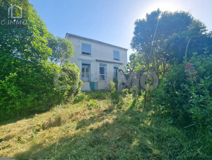 Maison à MONTBLANC
