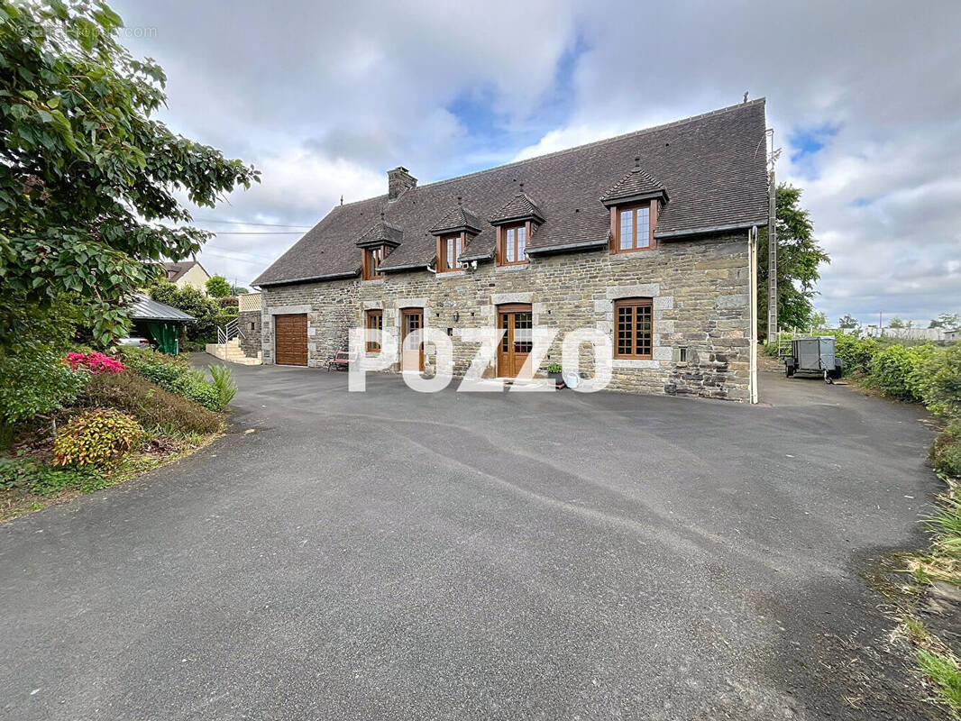Maison à FLEURY