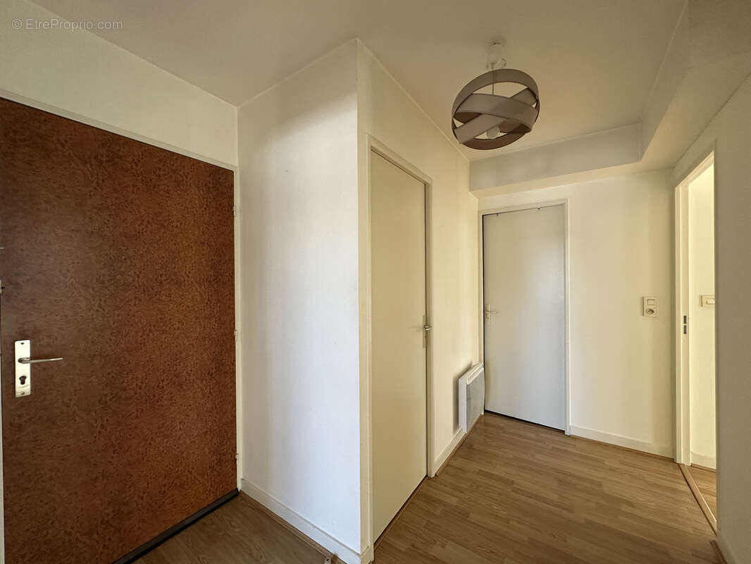 Appartement à SAINT-JEAN-DE-BRAYE