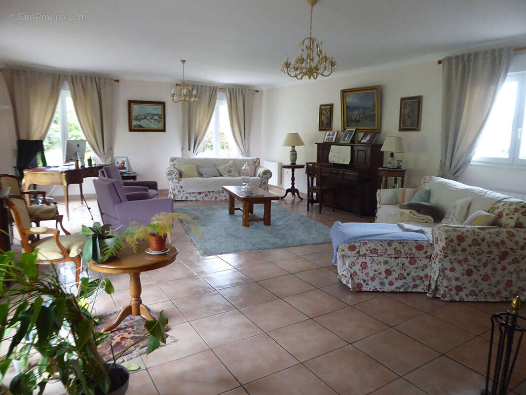 Maison à CORMEILLES