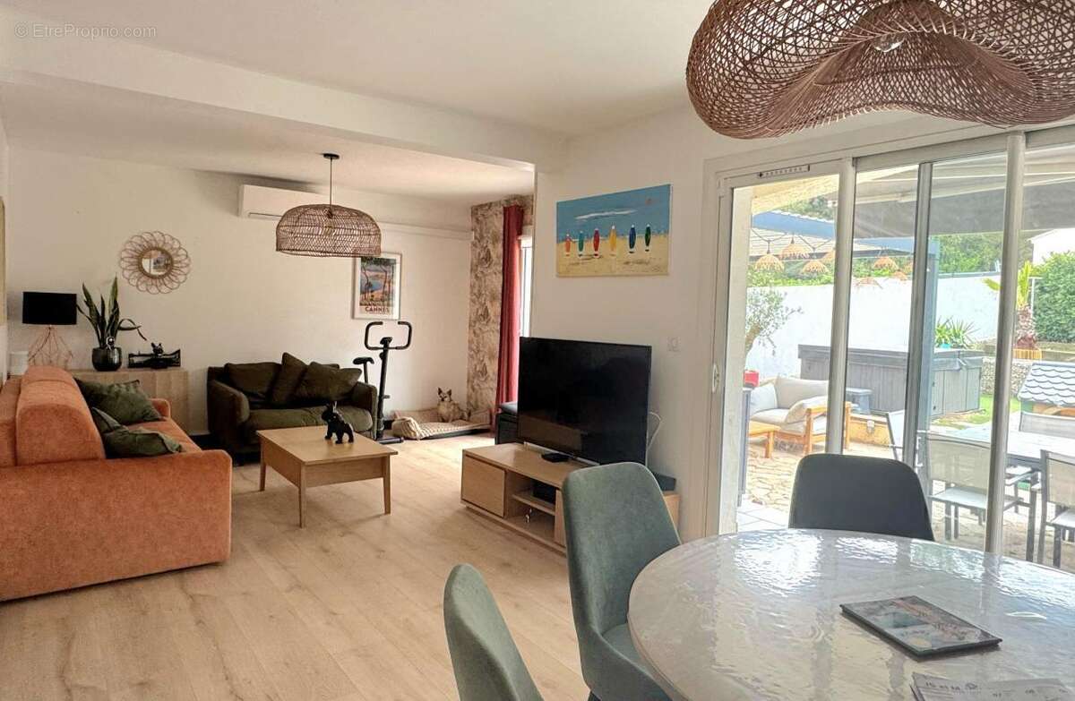 Maison à SIX-FOURS-LES-PLAGES