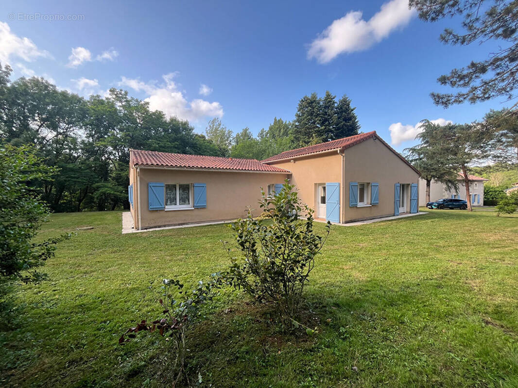 Maison à VIVONNE