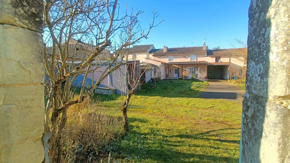 Maison à MARIGNY-BRIZAY
