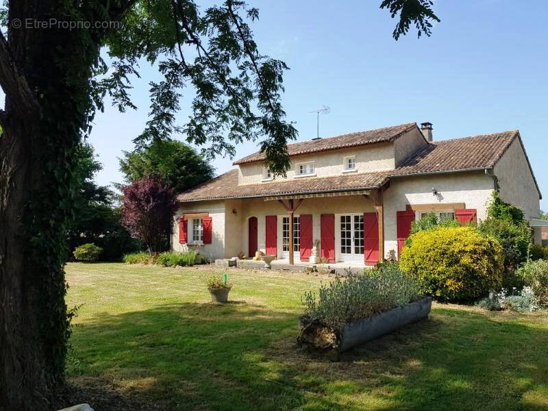 Maison à MIGNALOUX-BEAUVOIR