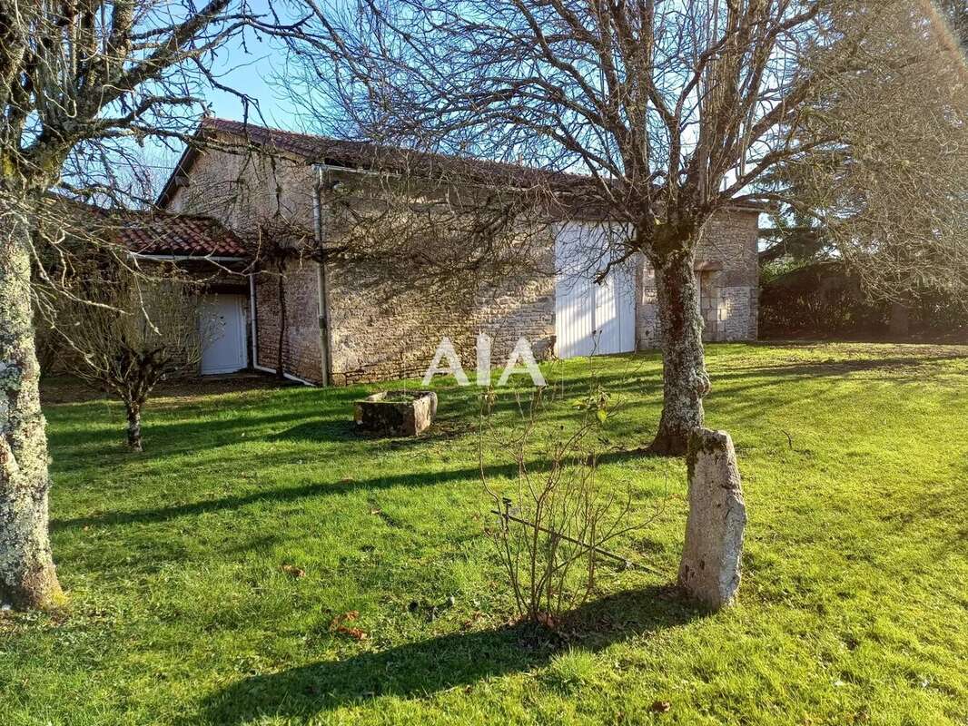 Maison à BENEST