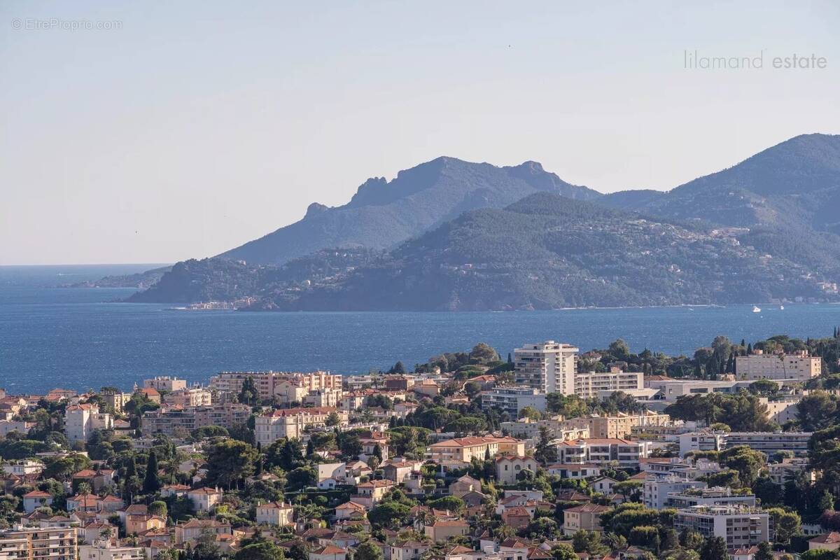 Appartement à LE CANNET