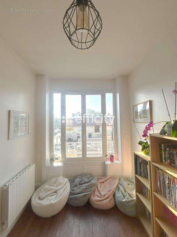 Appartement à LE COTEAU