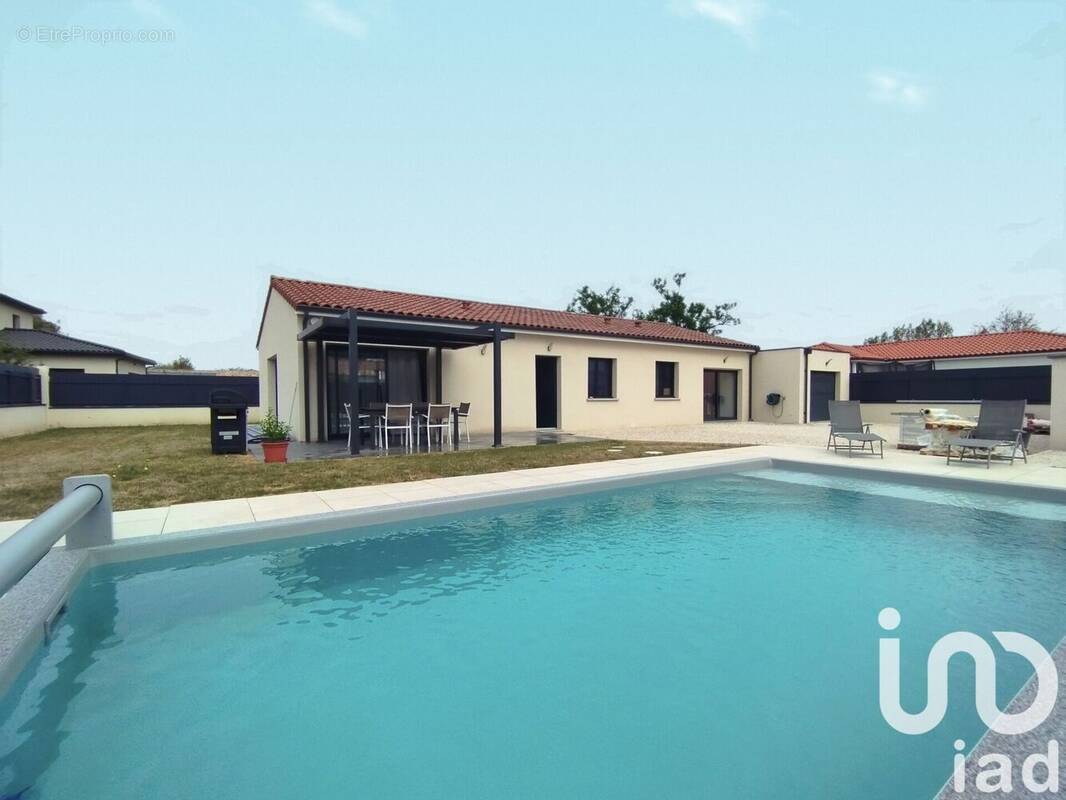 Photo 1 - Maison à LE FAUGA