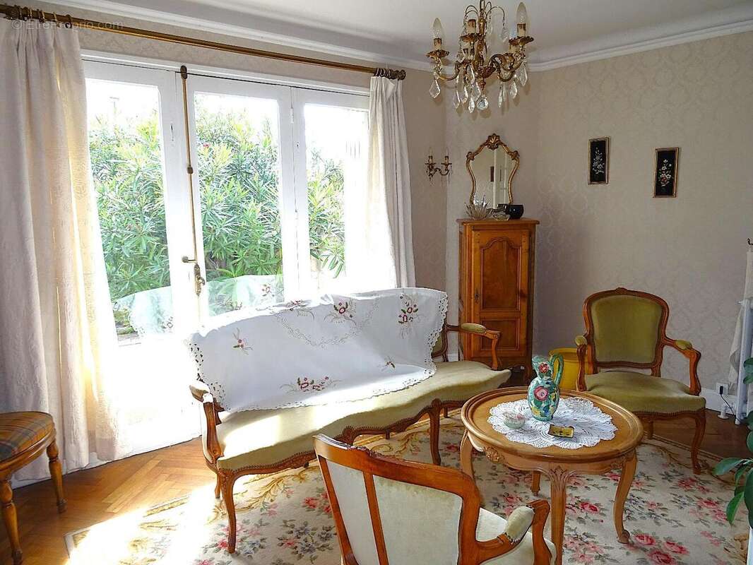   - Maison à THOUARS