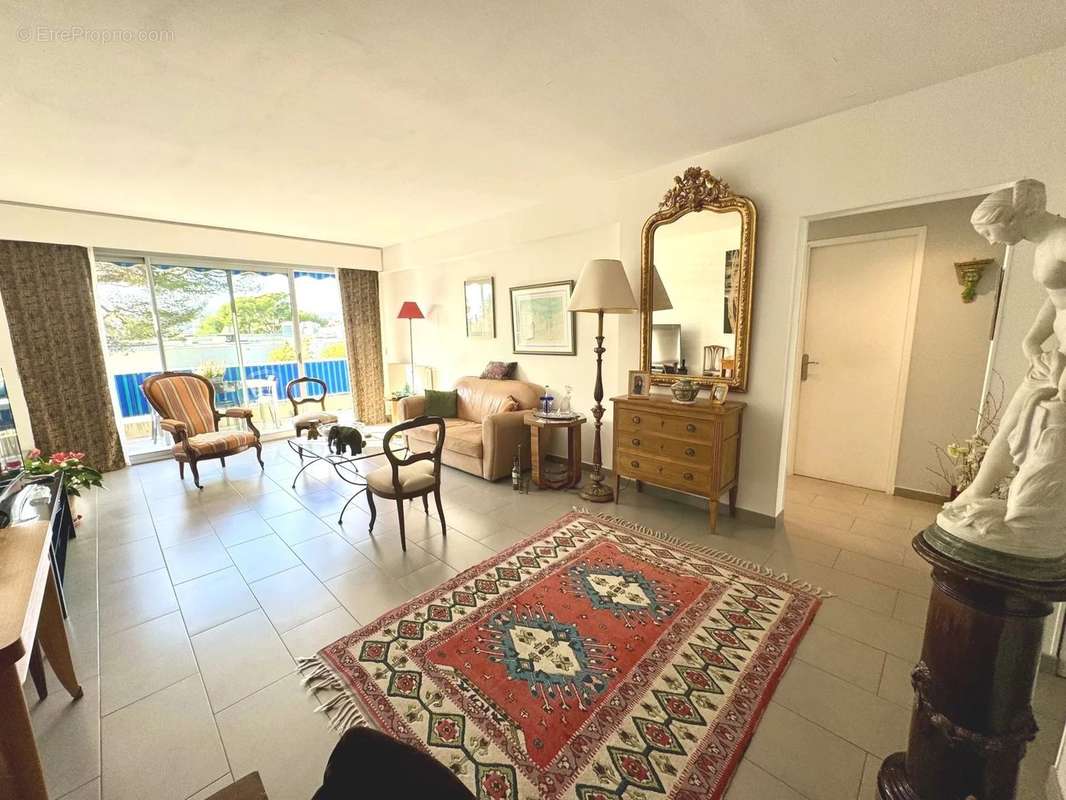 Appartement à LE CANNET
