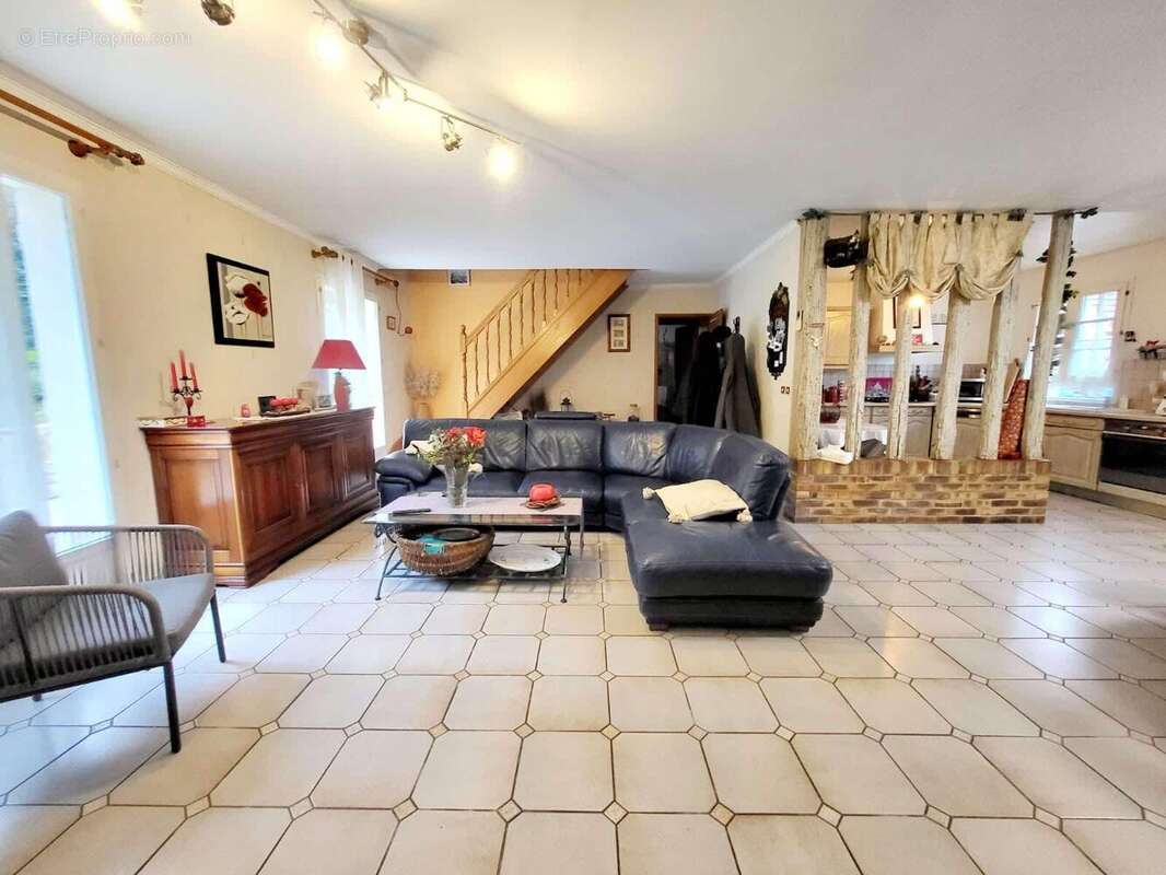 Maison à ETAMPES