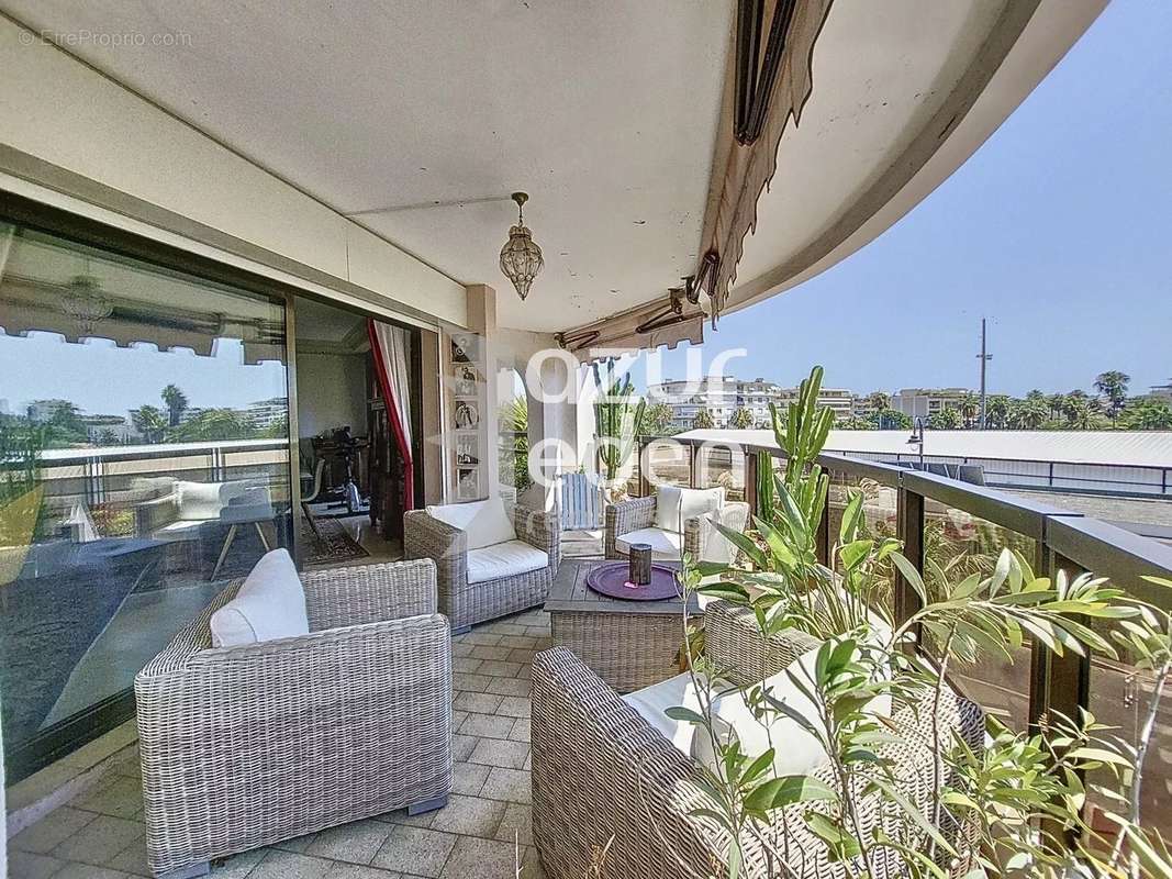 Appartement à CANNES