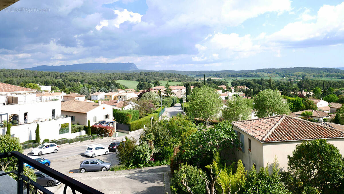 Appartement à VENELLES