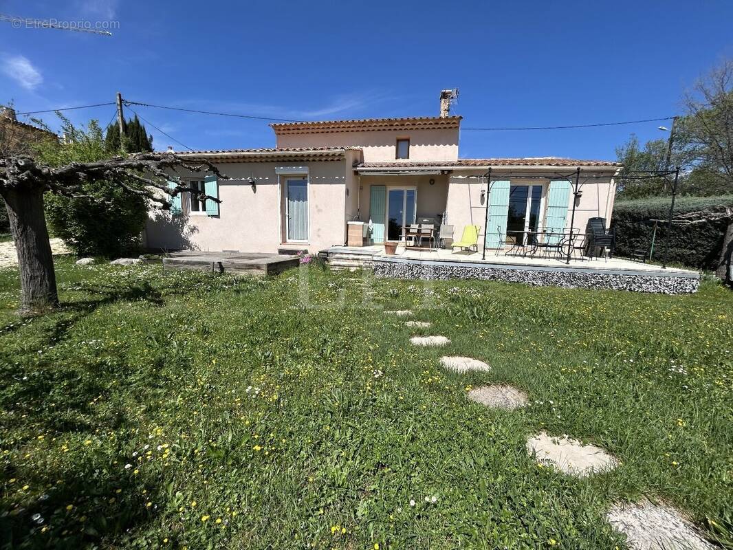 Maison à SAINT-SATURNIN-LES-APT