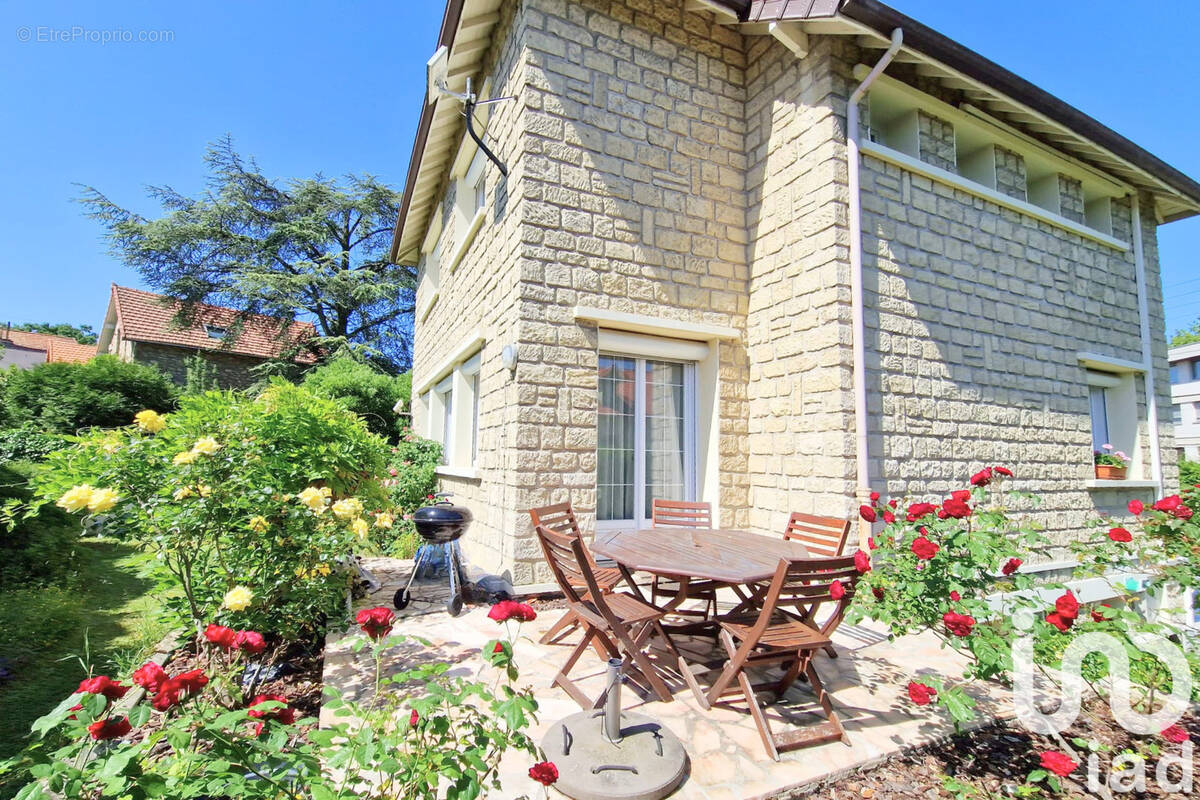 Photo 1 - Maison à SAINT-GRATIEN