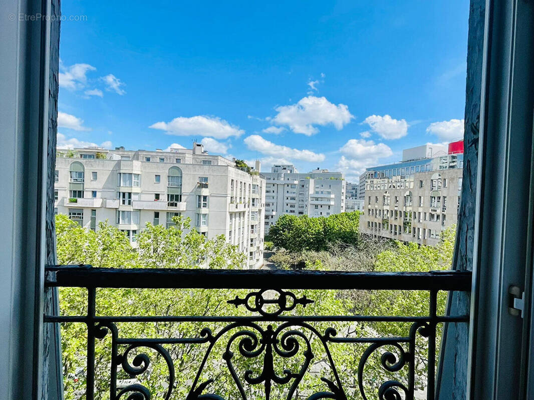 Appartement à PARIS-10E