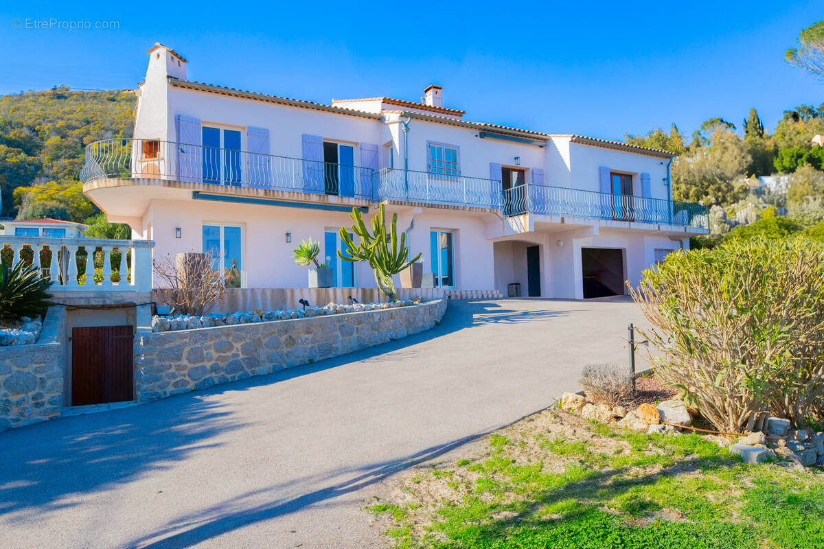 Maison à MANDELIEU-LA-NAPOULE