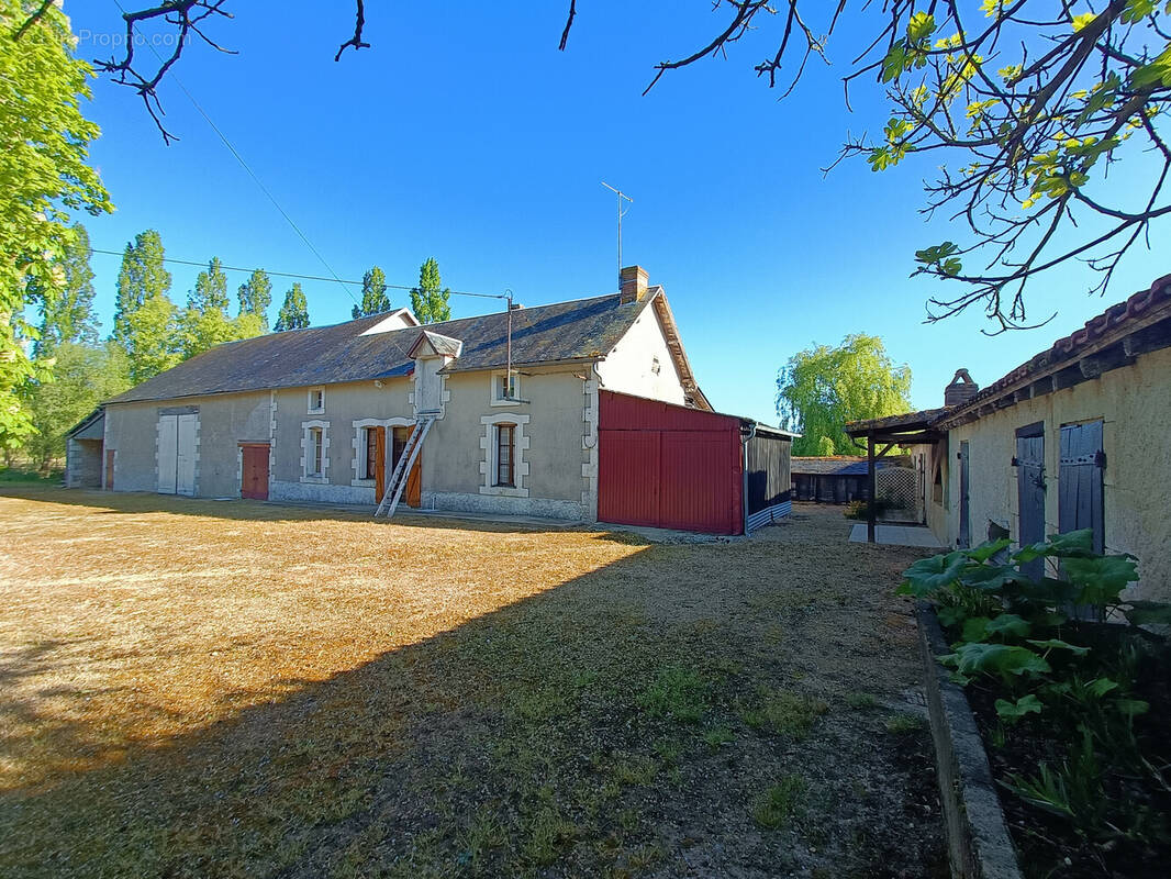 Maison à LA PUYE