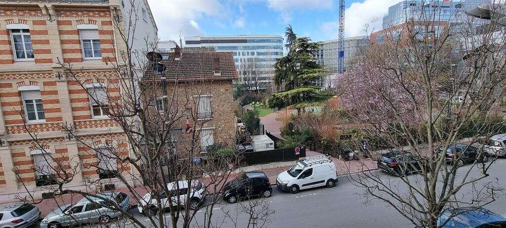 Appartement à LEVALLOIS-PERRET