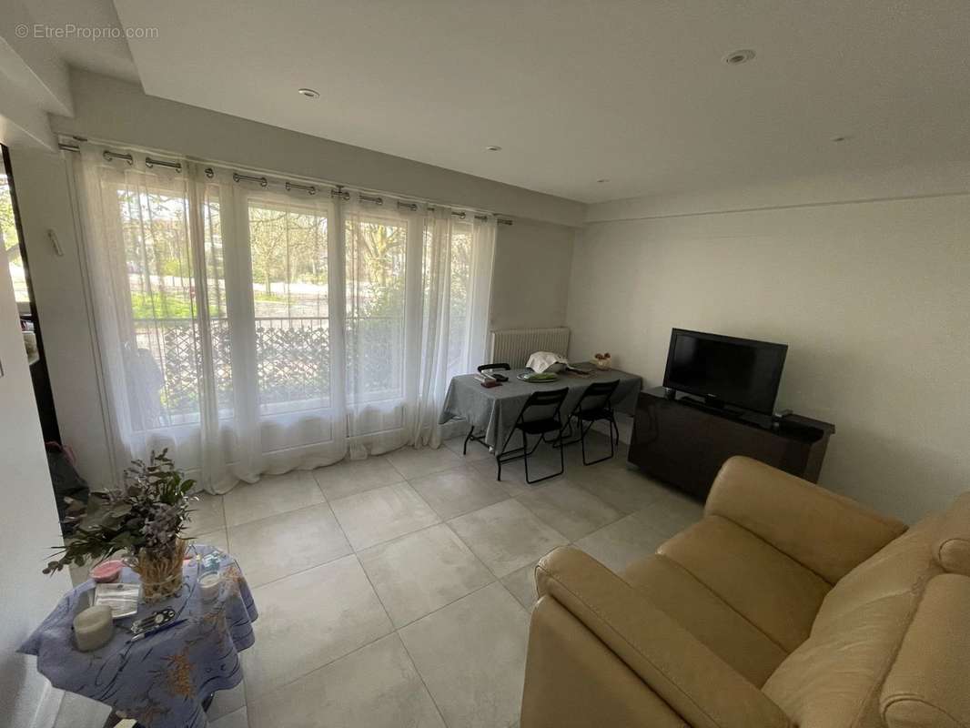 Appartement à SAINT-MAUR-DES-FOSSES
