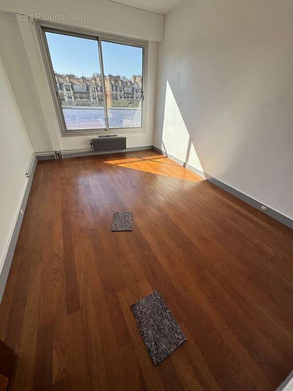 Appartement à PARIS-19E