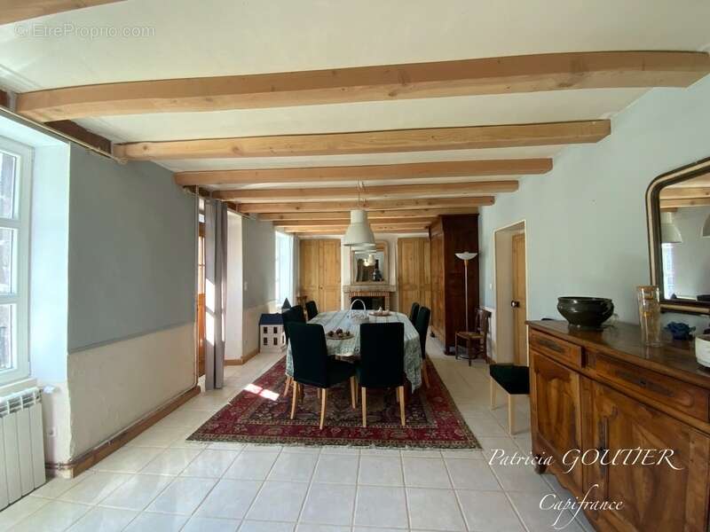 Maison à NOIRETABLE