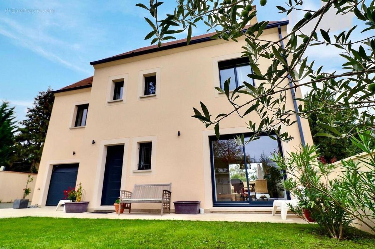 Photo 1 - Maison à MAREIL-MARLY