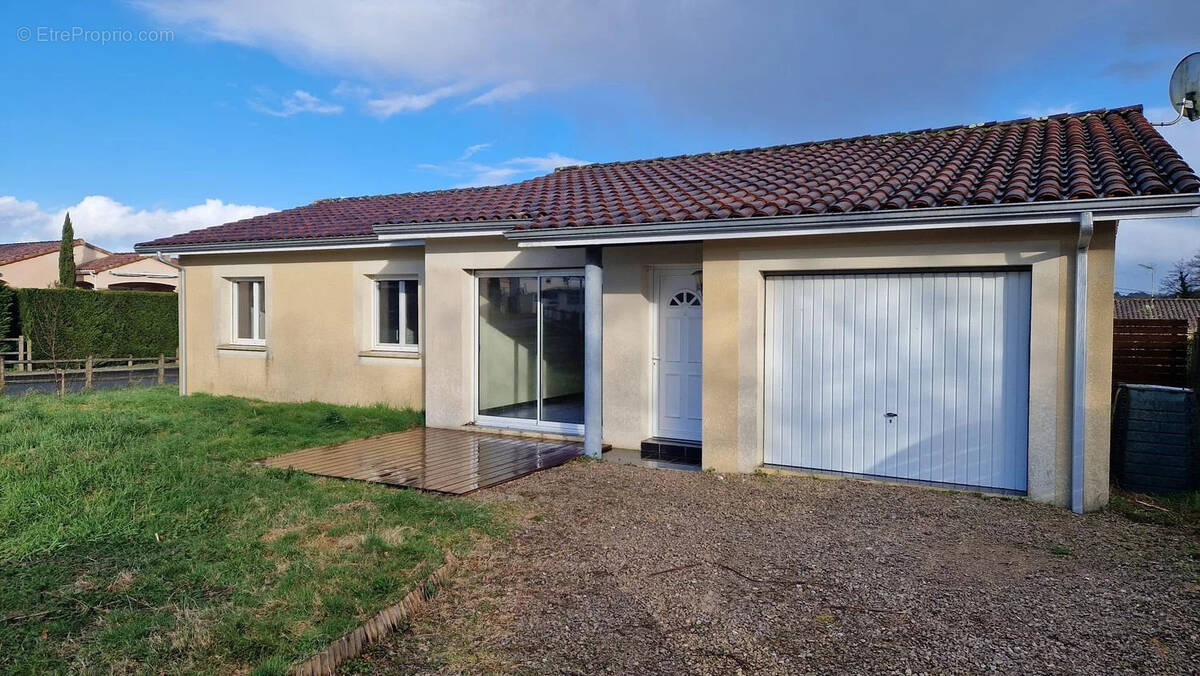 Maison à ROAILLAN