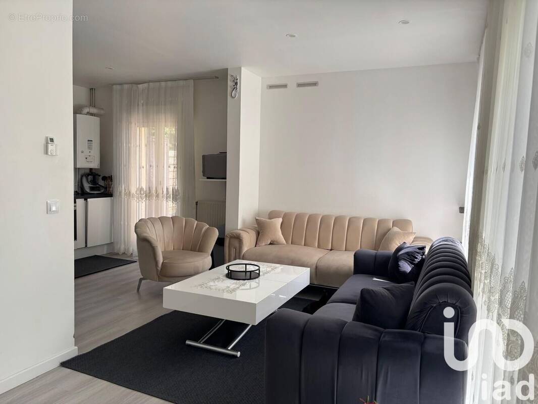 Photo 1 - Appartement à ELANCOURT