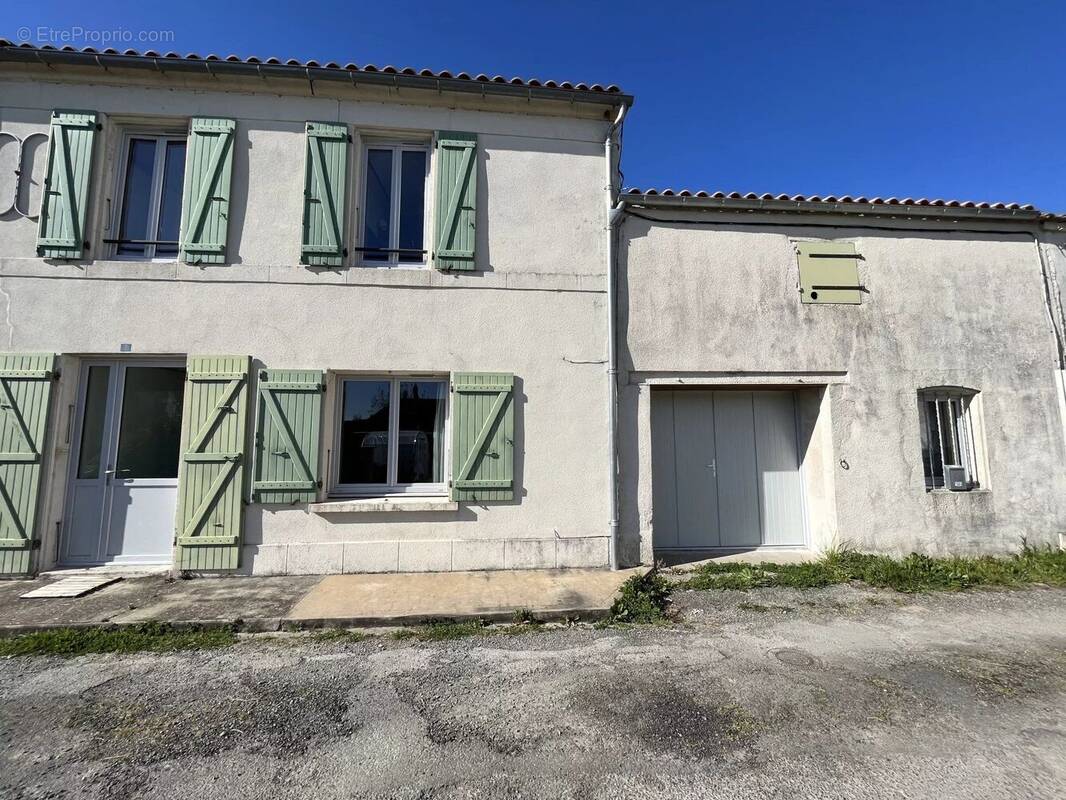 Maison à LA RONDE