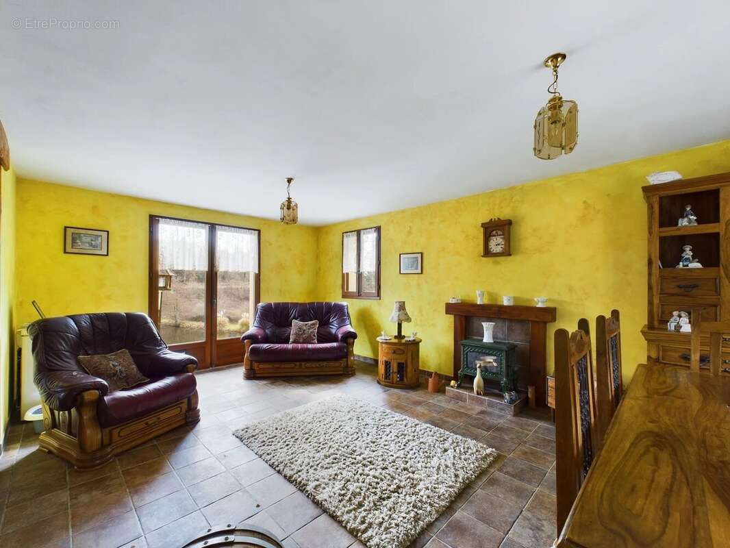 Maison à CHAMPNIERS-ET-REILHAC