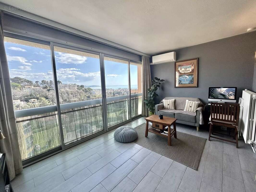 Appartement à VILLENEUVE-LOUBET