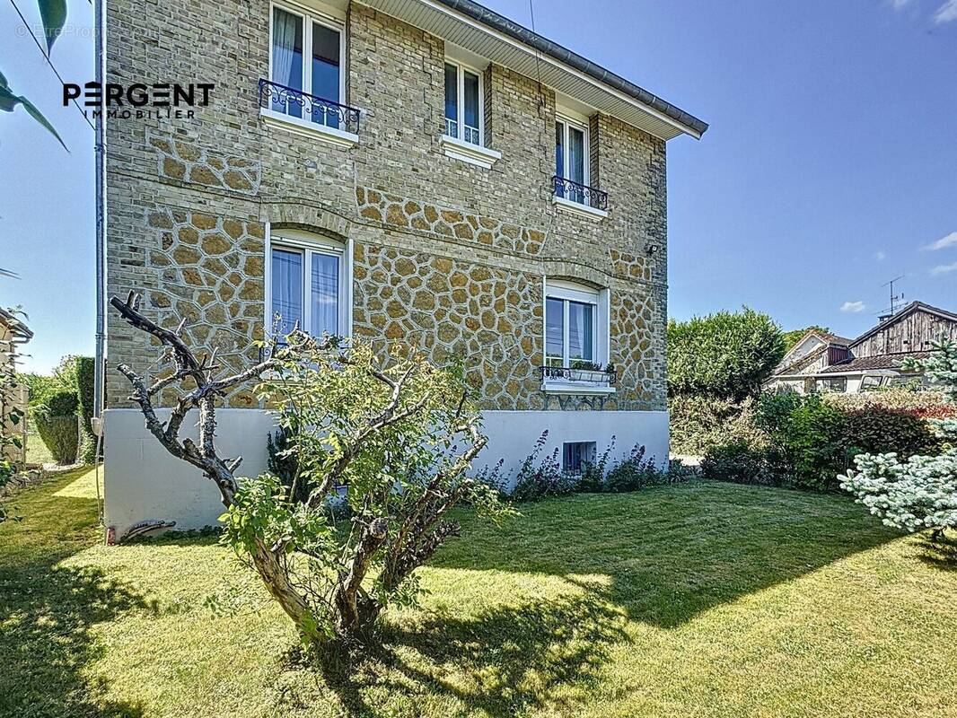 Maison à AMAGNE